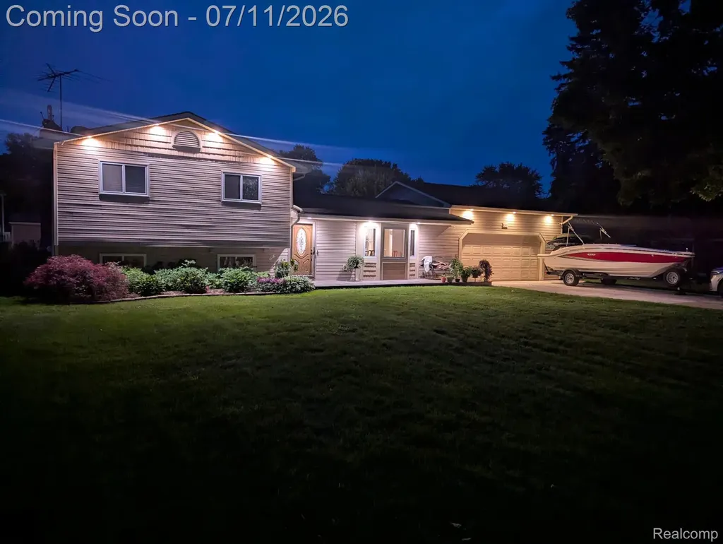 6345 Lanman Drive Waterford Charter Township MI 48329
