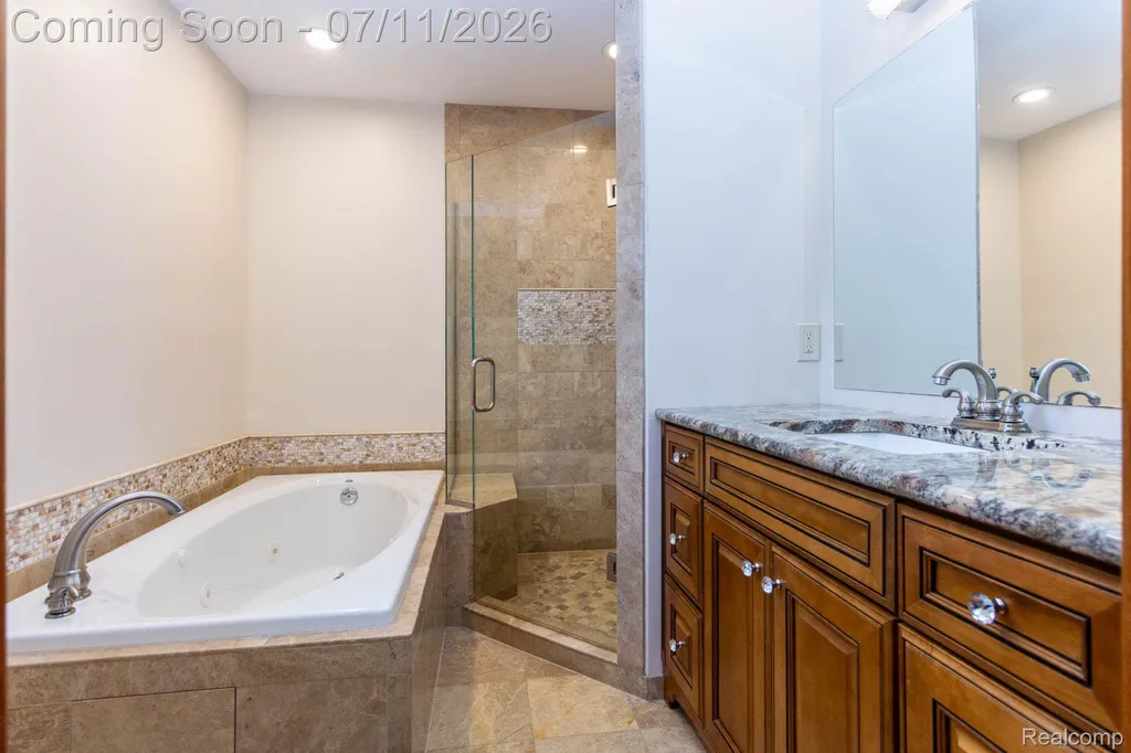 6345 Lanman Drive Waterford Charter Township MI 48329