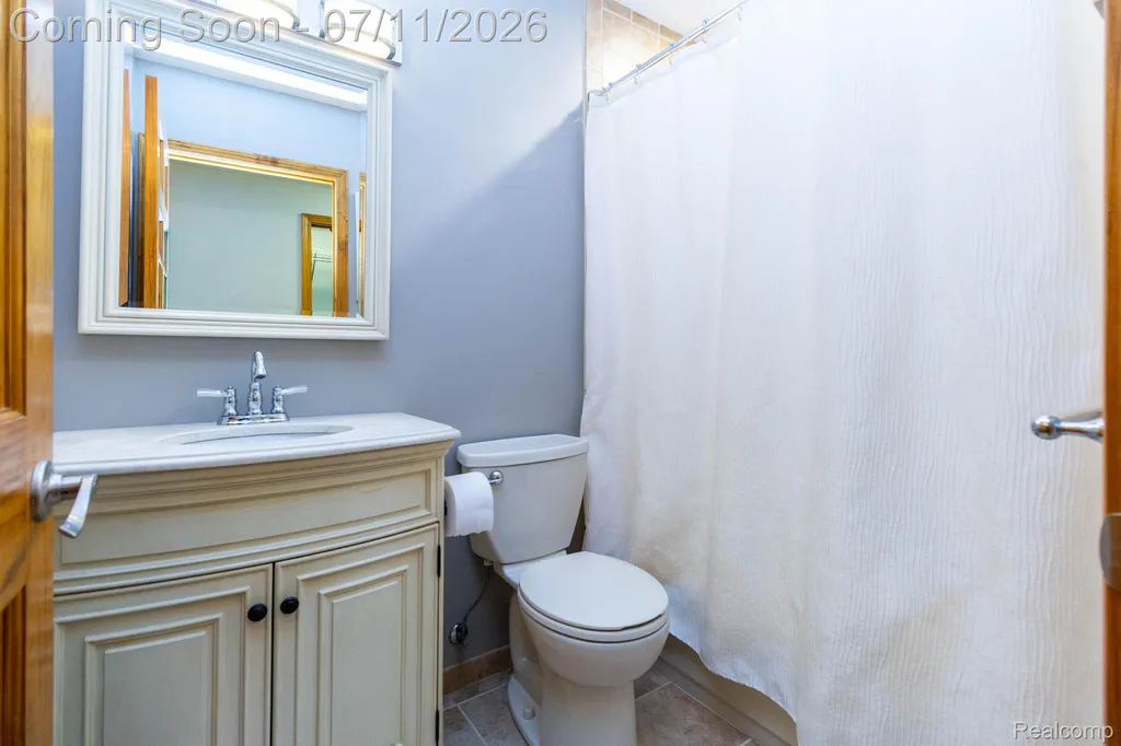 6345 Lanman Drive Waterford Charter Township MI 48329