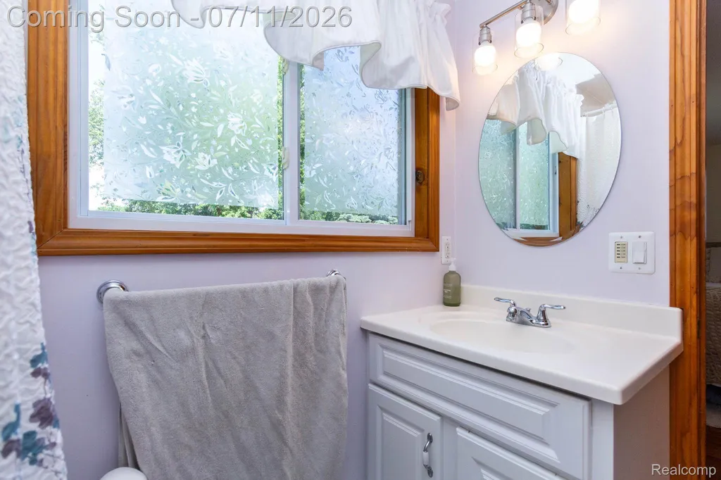 6345 Lanman Drive Waterford Charter Township MI 48329