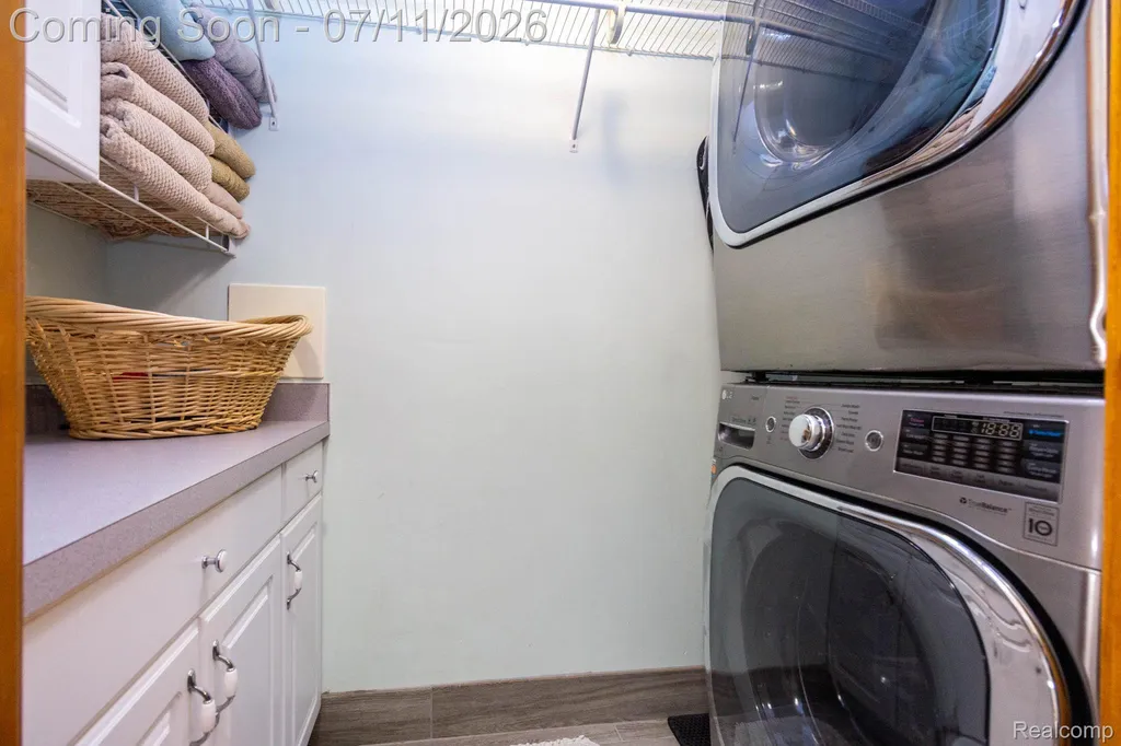 6345 Lanman Drive Waterford Charter Township MI 48329