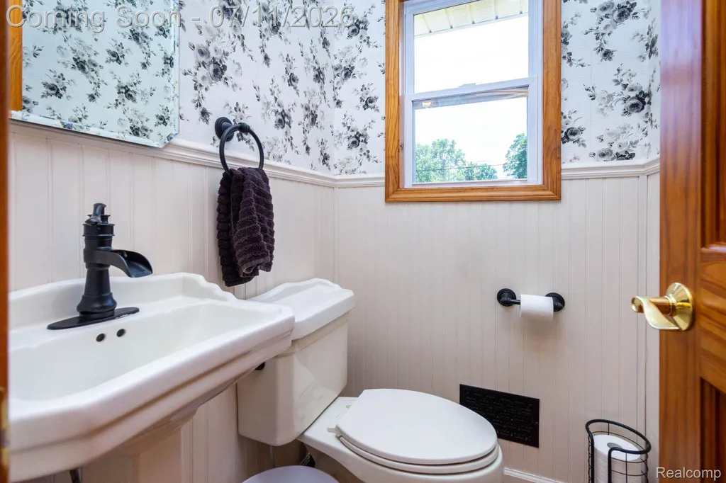 6345 Lanman Drive Waterford Charter Township MI 48329