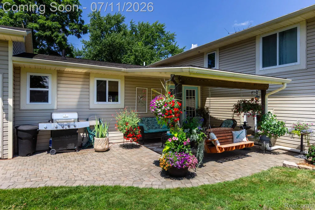 6345 Lanman Drive Waterford Charter Township MI 48329