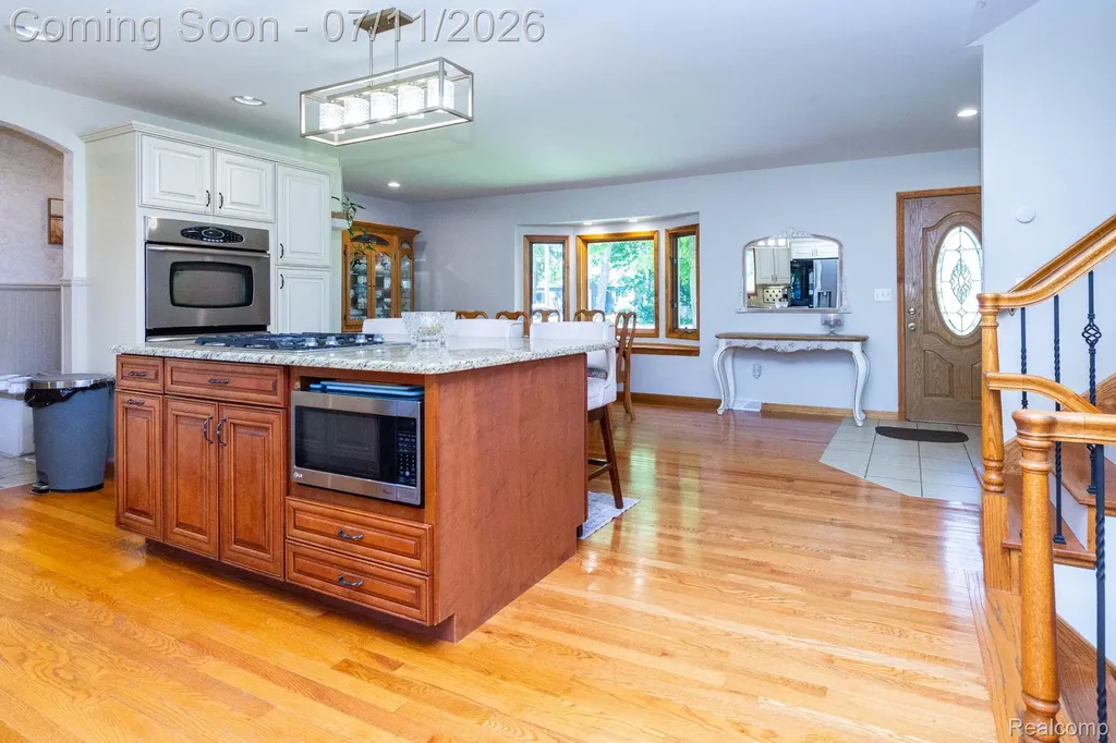 6345 Lanman Drive Waterford Charter Township MI 48329