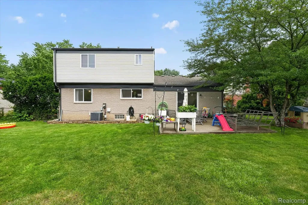53962 Kirk Court New Baltimore City MI 48047