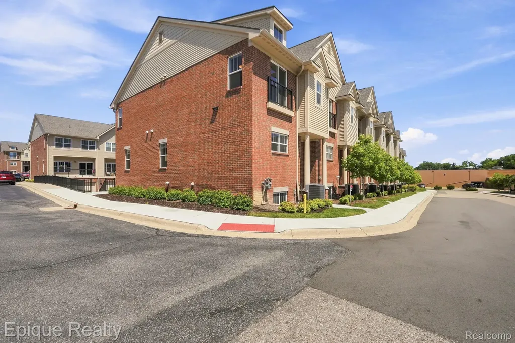 25495 Grandview Lane Novi City MI 48375