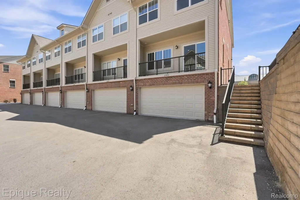25495 Grandview Lane Novi City MI 48375