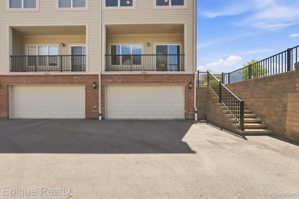25495 Grandview Lane Novi City MI 48375