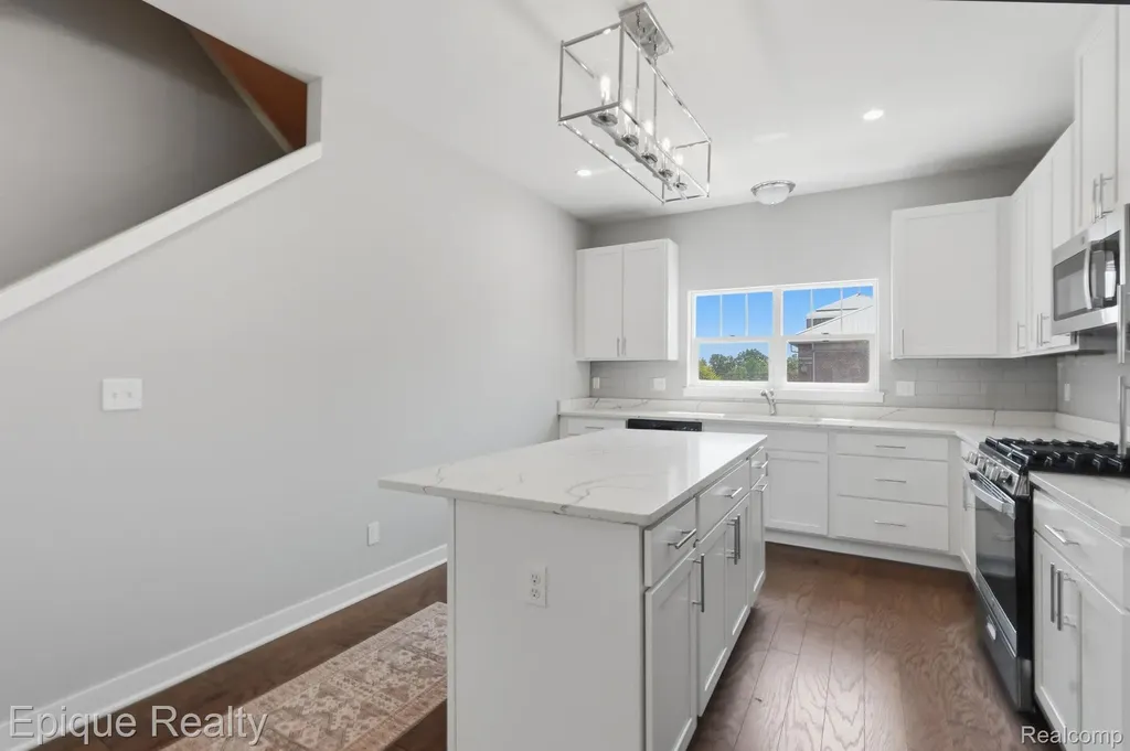 25495 Grandview Lane Novi City MI 48375
