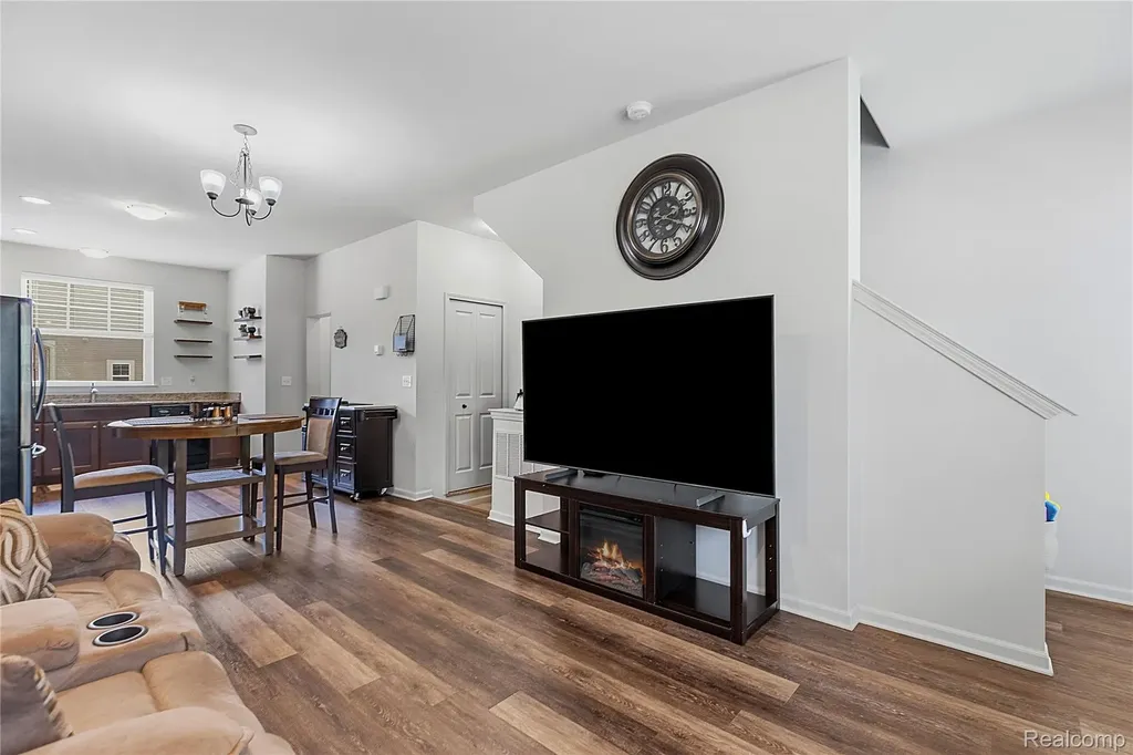 561 Parkdale Lane Ferndale City MI 48220