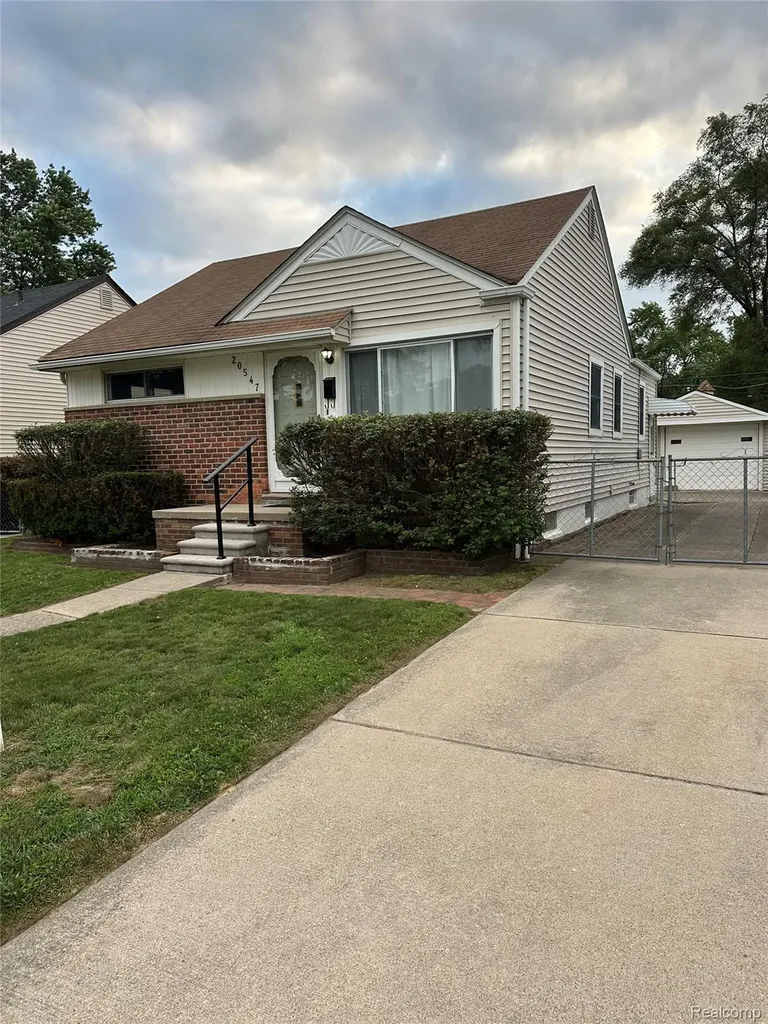 20547 Denby Redford Charter Township MI 48240