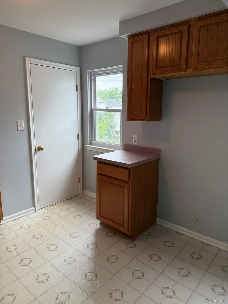 20547 Denby Redford Charter Township MI 48240