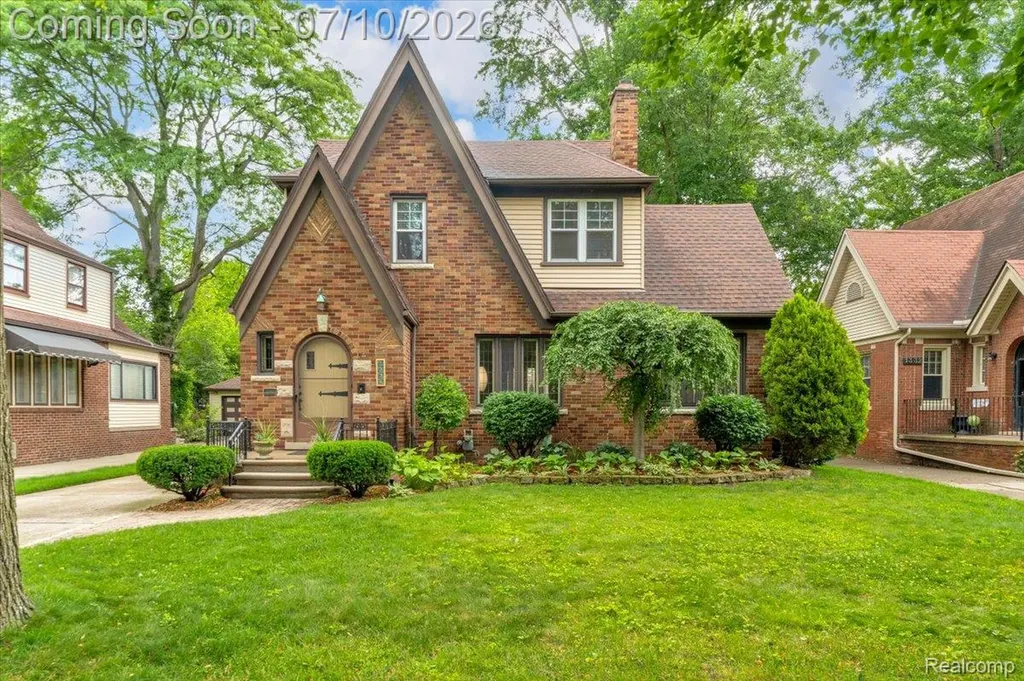 1336 Harvard Road Grosse Pointe Park City MI 48230