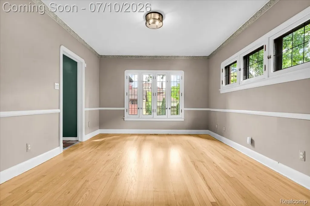 1336 Harvard Road Grosse Pointe Park City MI 48230