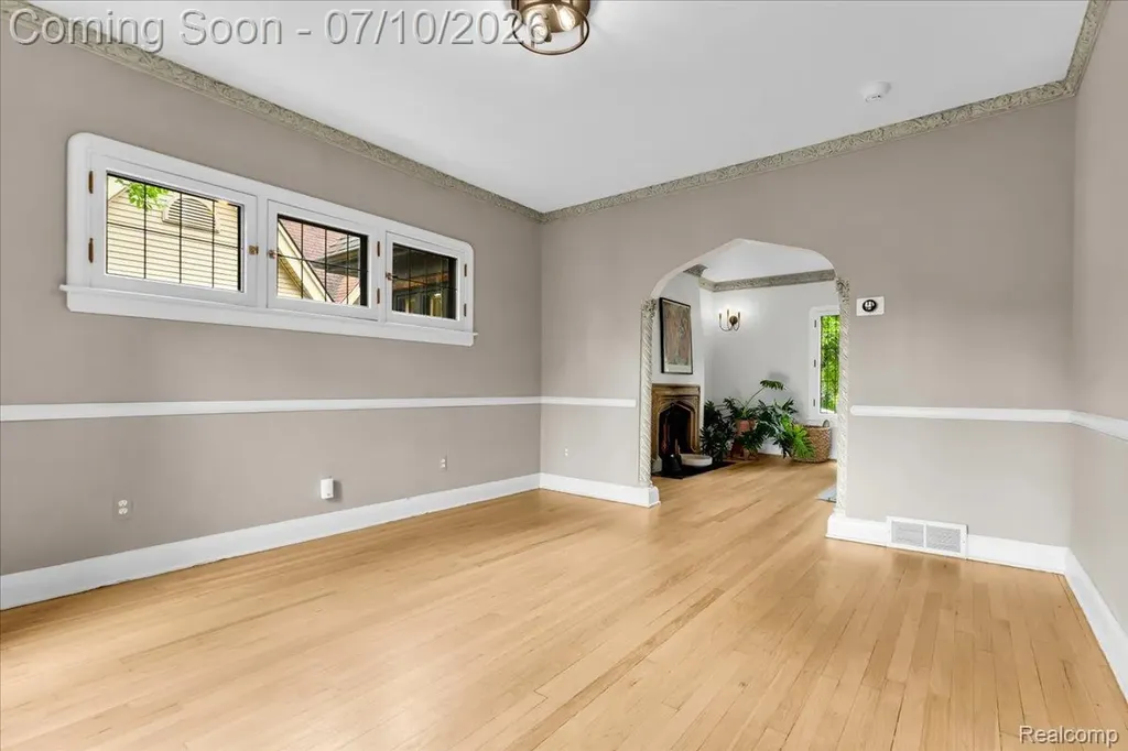 1336 Harvard Road Grosse Pointe Park City MI 48230