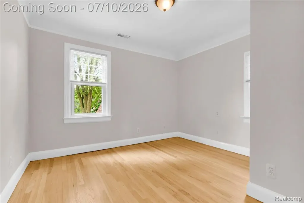 1336 Harvard Road Grosse Pointe Park City MI 48230