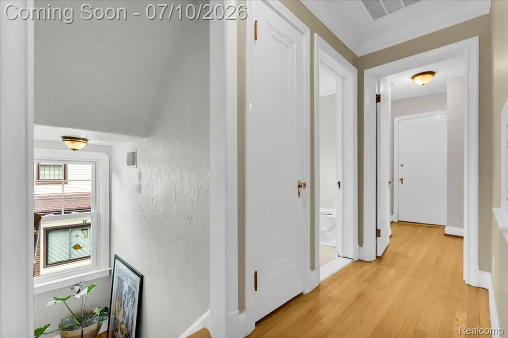1336 Harvard Road Grosse Pointe Park City MI 48230
