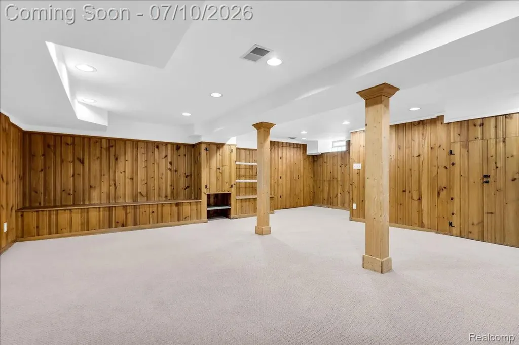 1336 Harvard Road Grosse Pointe Park City MI 48230