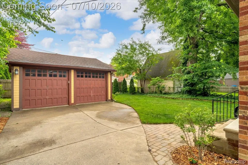 1336 Harvard Road Grosse Pointe Park City MI 48230