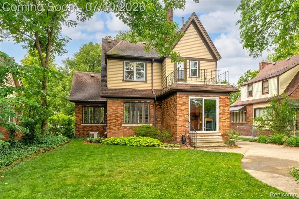 1336 Harvard Road Grosse Pointe Park City MI 48230