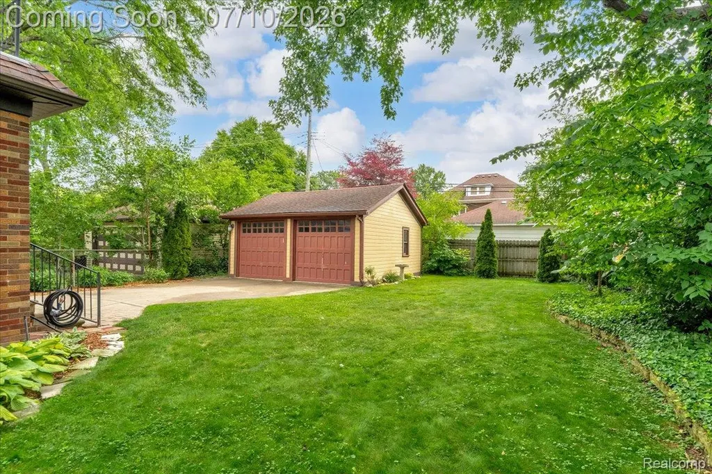1336 Harvard Road Grosse Pointe Park City MI 48230