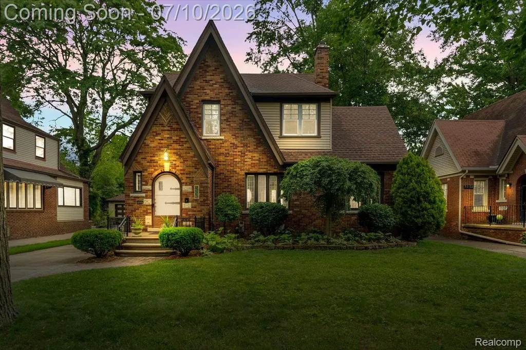 1336 Harvard Road Grosse Pointe Park City MI 48230