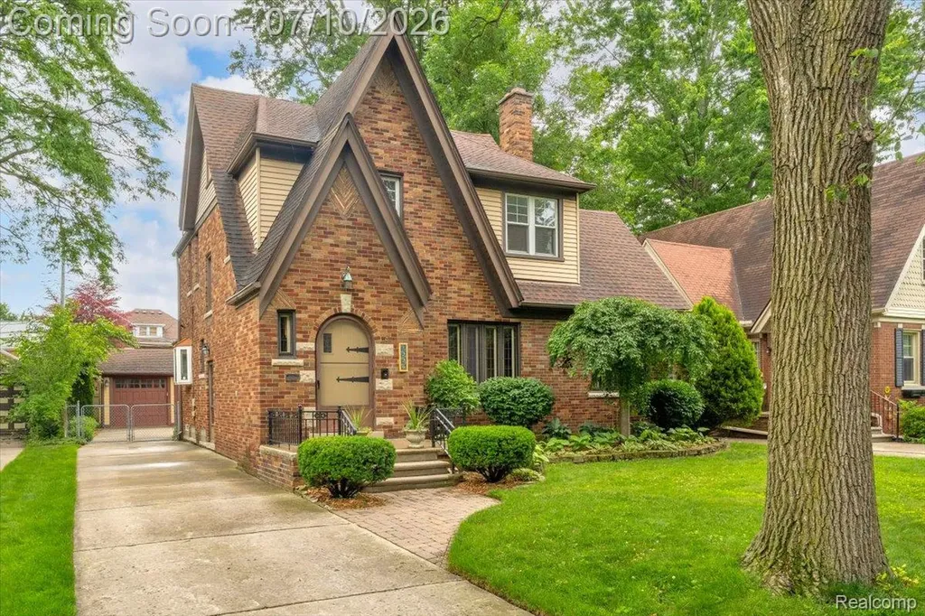1336 Harvard Road Grosse Pointe Park City MI 48230
