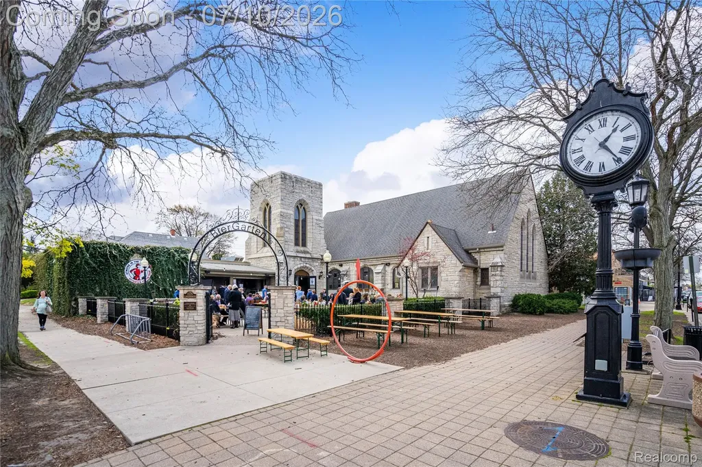 1336 Harvard Road Grosse Pointe Park City MI 48230