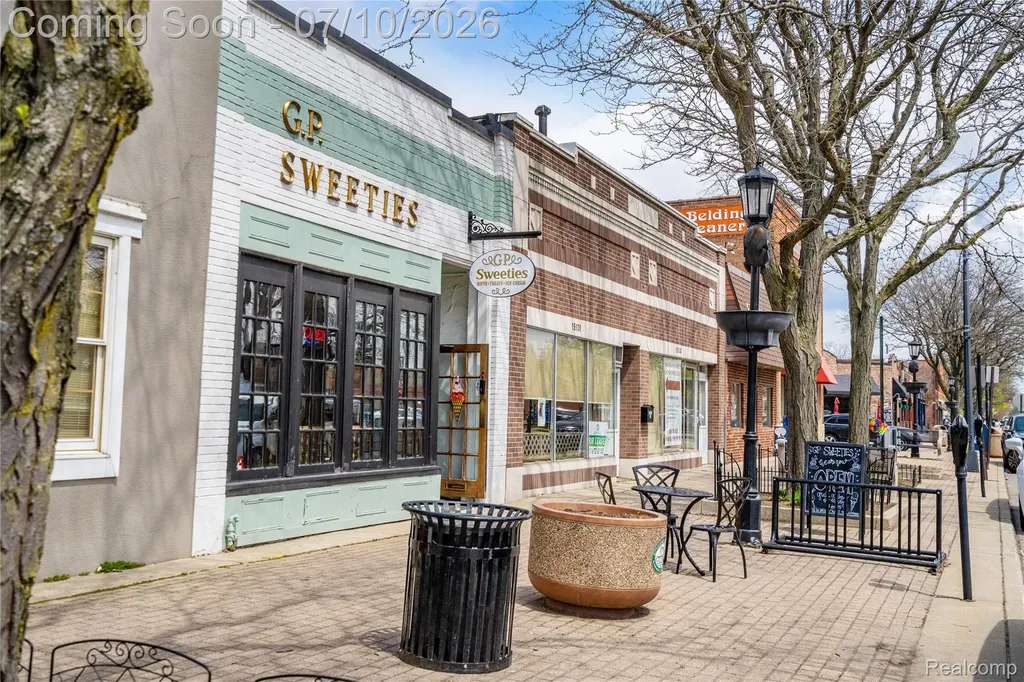 1336 Harvard Road Grosse Pointe Park City MI 48230