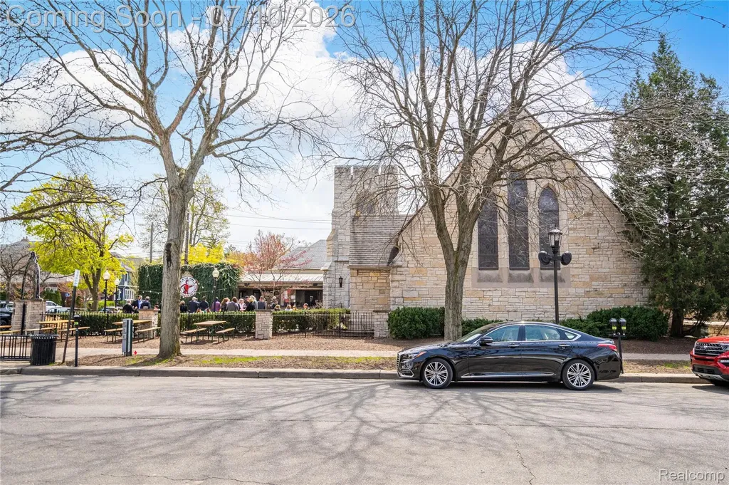 1336 Harvard Road Grosse Pointe Park City MI 48230