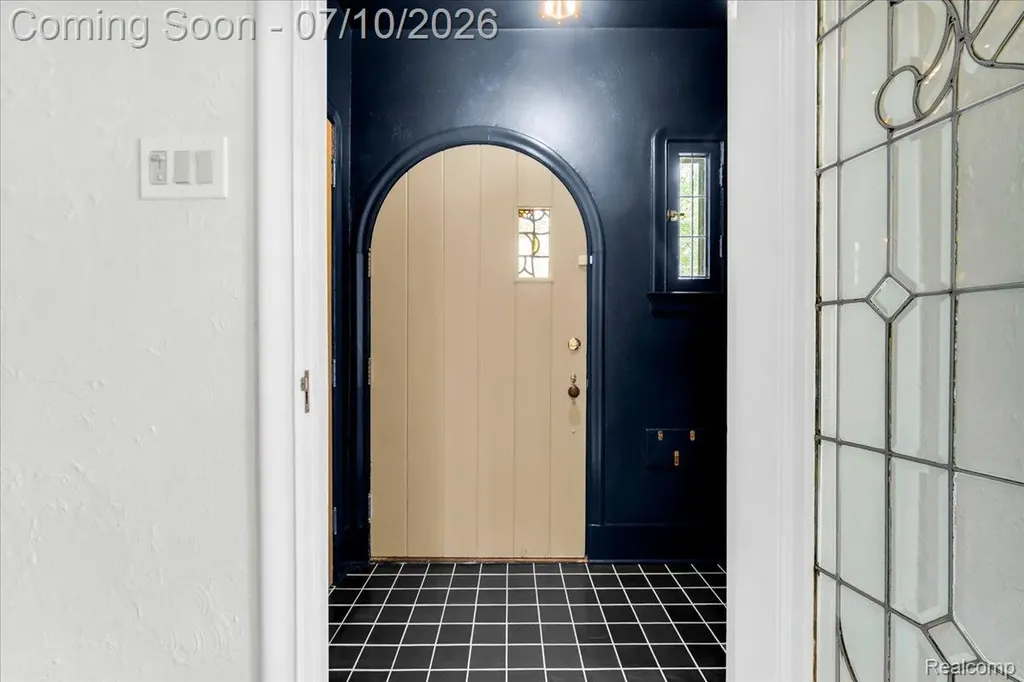 1336 Harvard Road Grosse Pointe Park City MI 48230