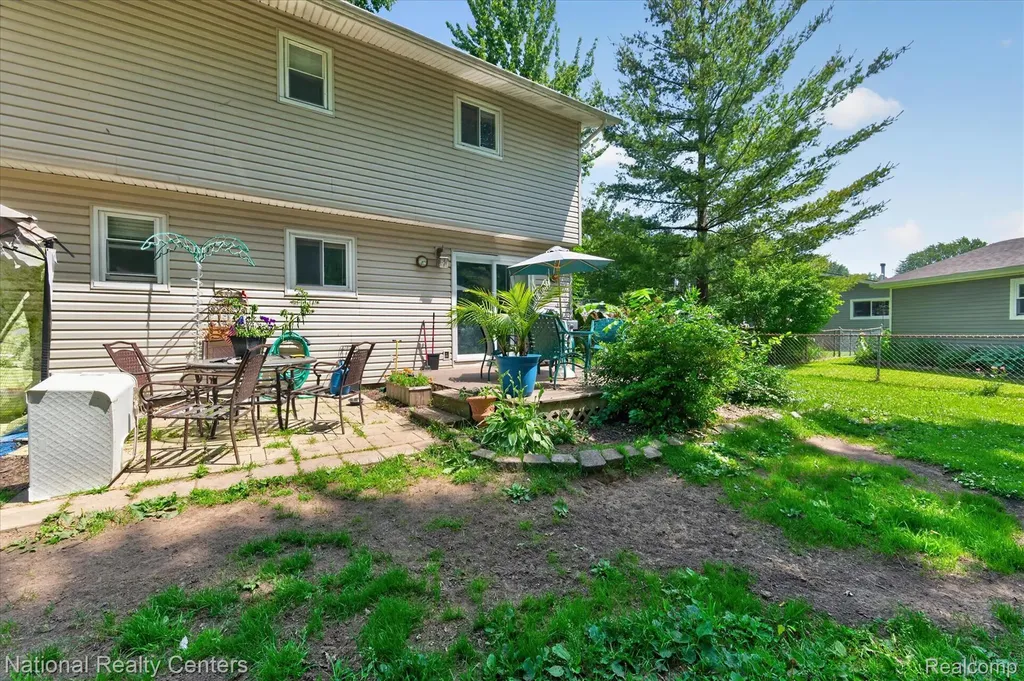 9472 Lakepointe Boulevard Clay Township MI 48001