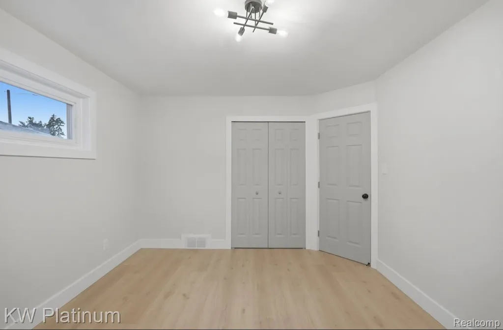 25718 Harmon Street St. Clair Shores City MI 48081