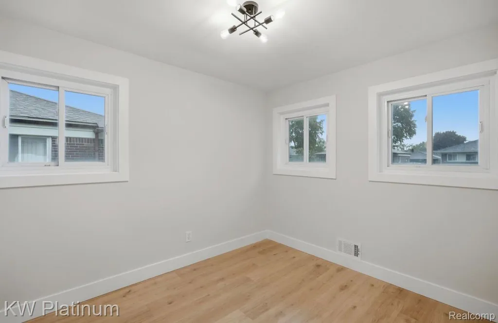 25718 Harmon Street St. Clair Shores City MI 48081