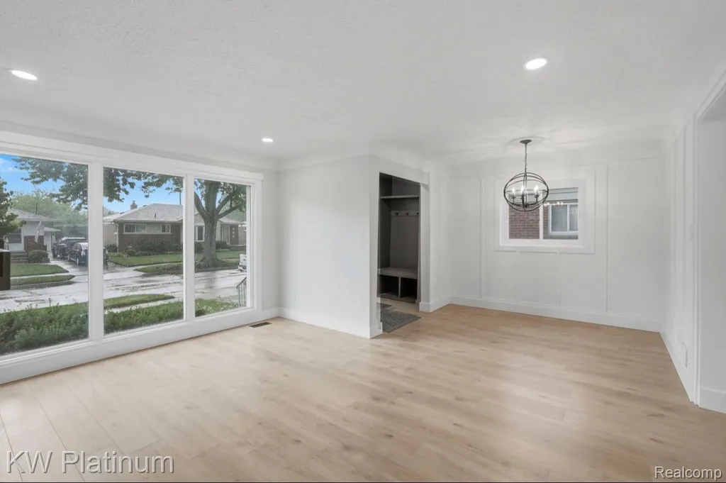 25718 Harmon Street St. Clair Shores City MI 48081