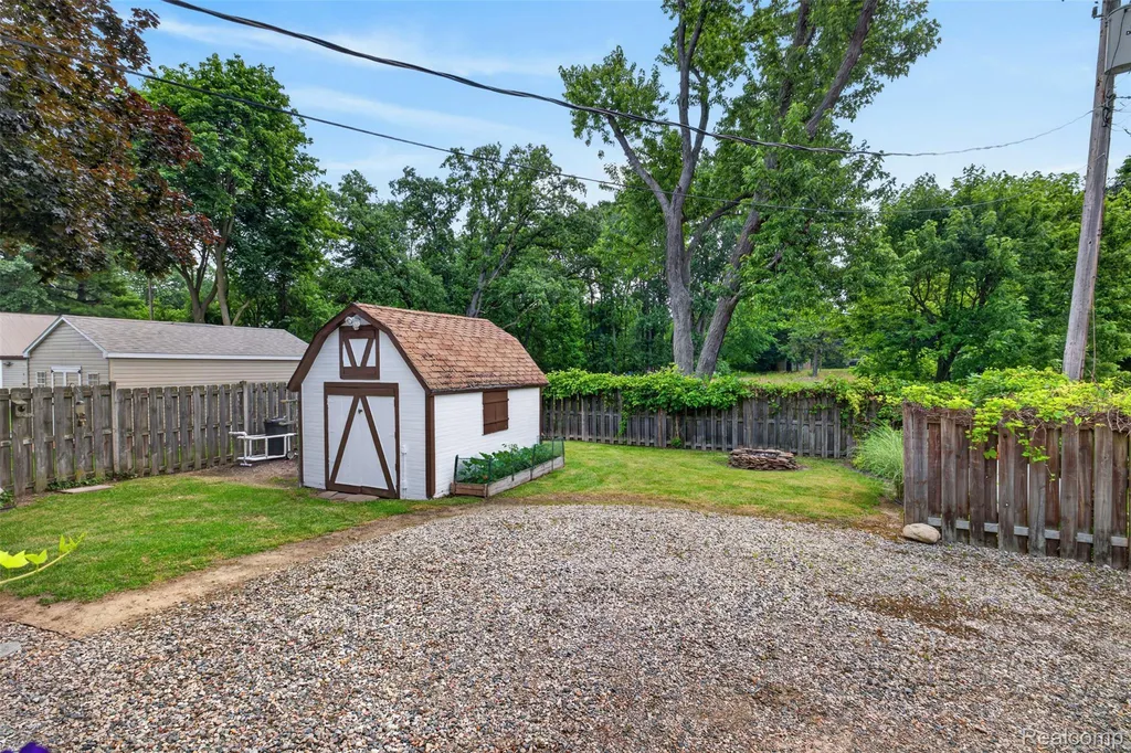 5977 Anglers Drive Hadley Township MI 48462