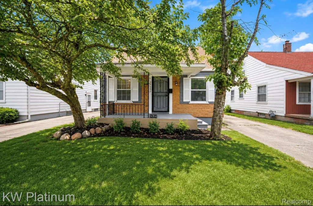 23809 Normandy Avenue Eastpointe City MI 48021