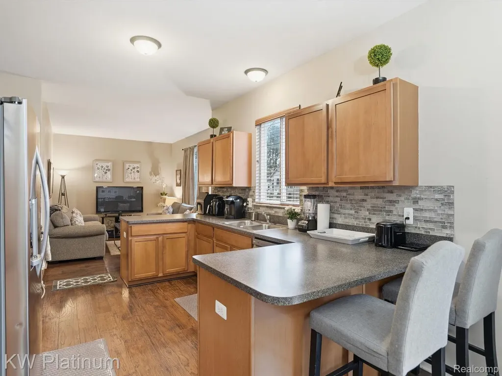 29384 Jennifer New Baltimore City MI 48051