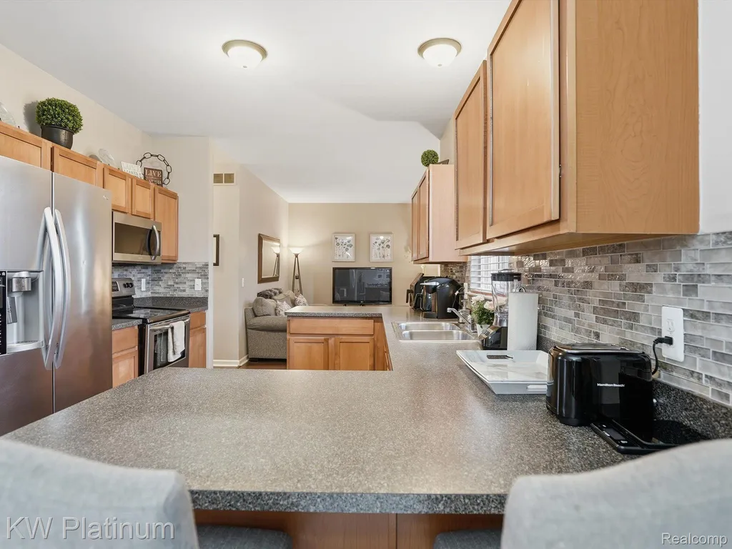 29384 Jennifer New Baltimore City MI 48051