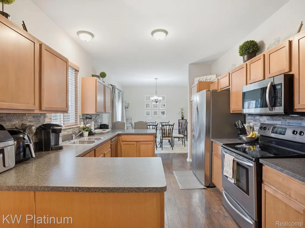 29384 Jennifer New Baltimore City MI 48051