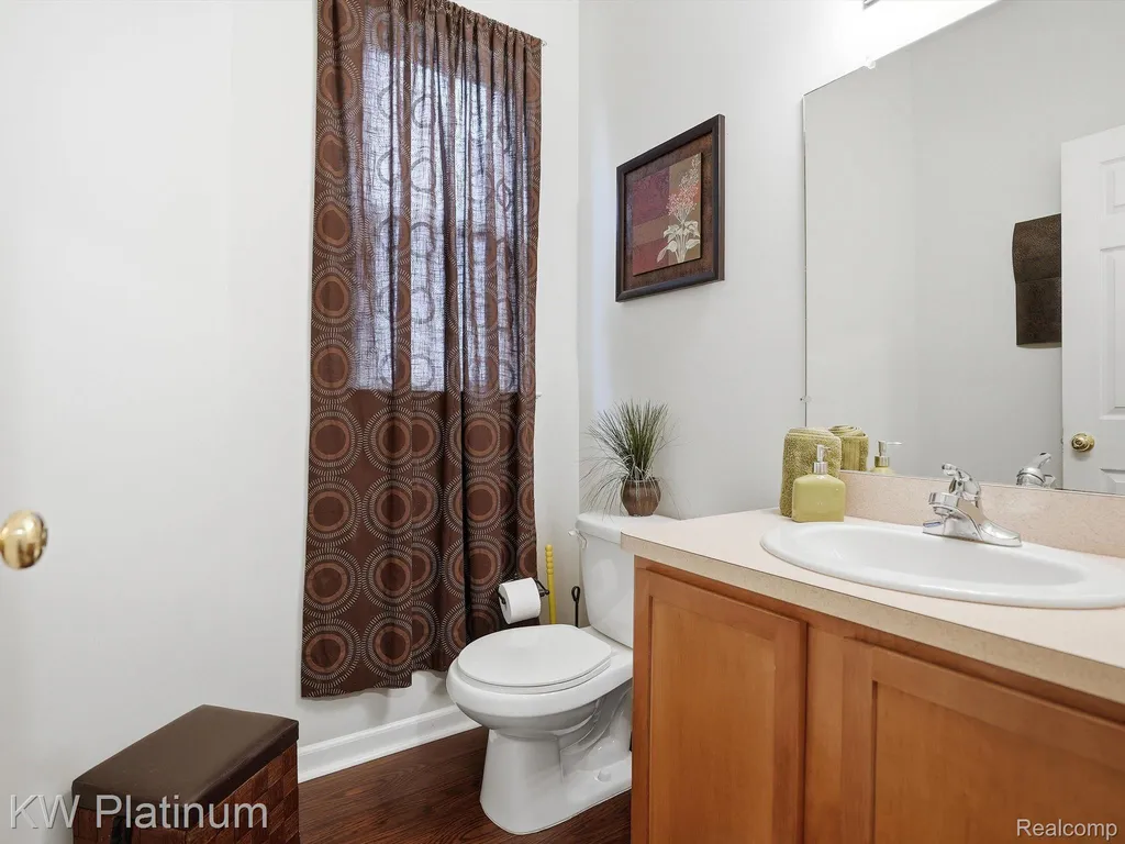 29384 Jennifer New Baltimore City MI 48051