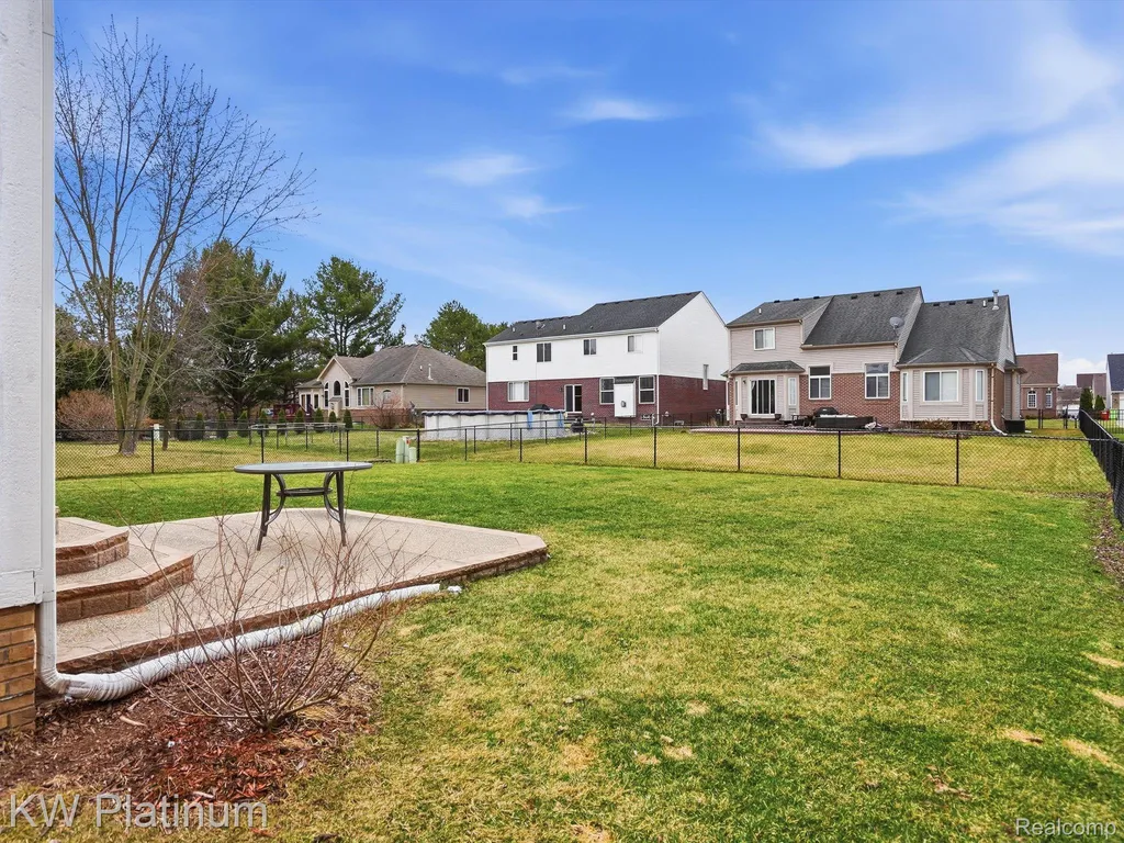 29384 Jennifer New Baltimore City MI 48051