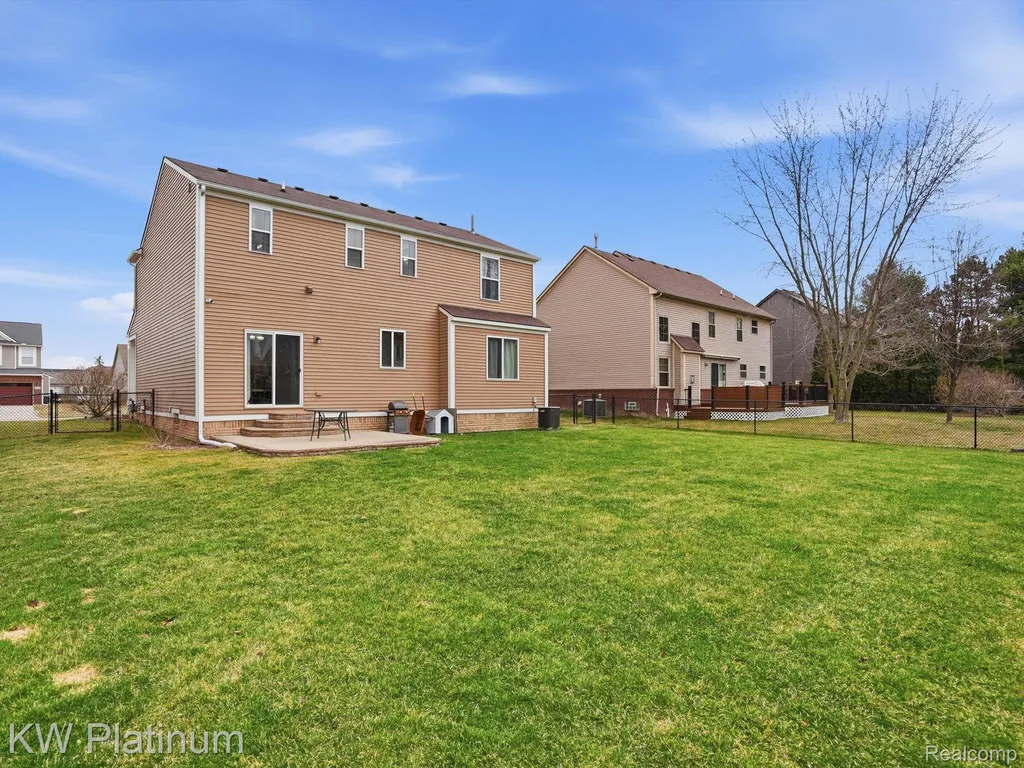 29384 Jennifer New Baltimore City MI 48051
