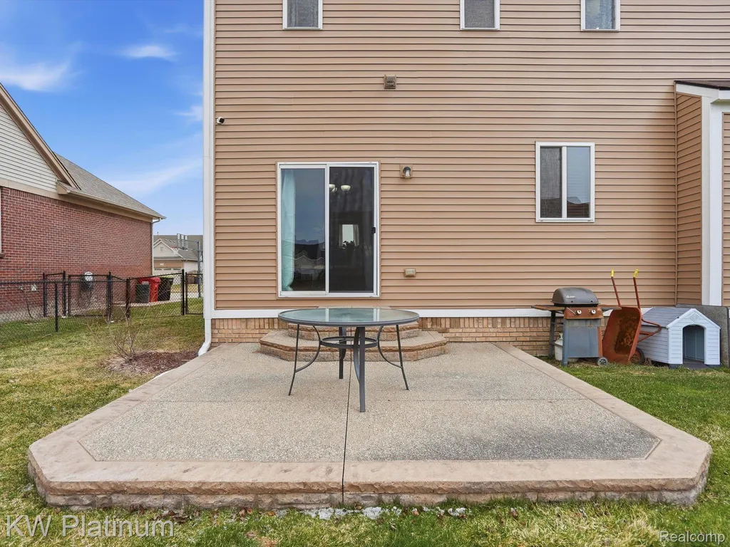29384 Jennifer New Baltimore City MI 48051