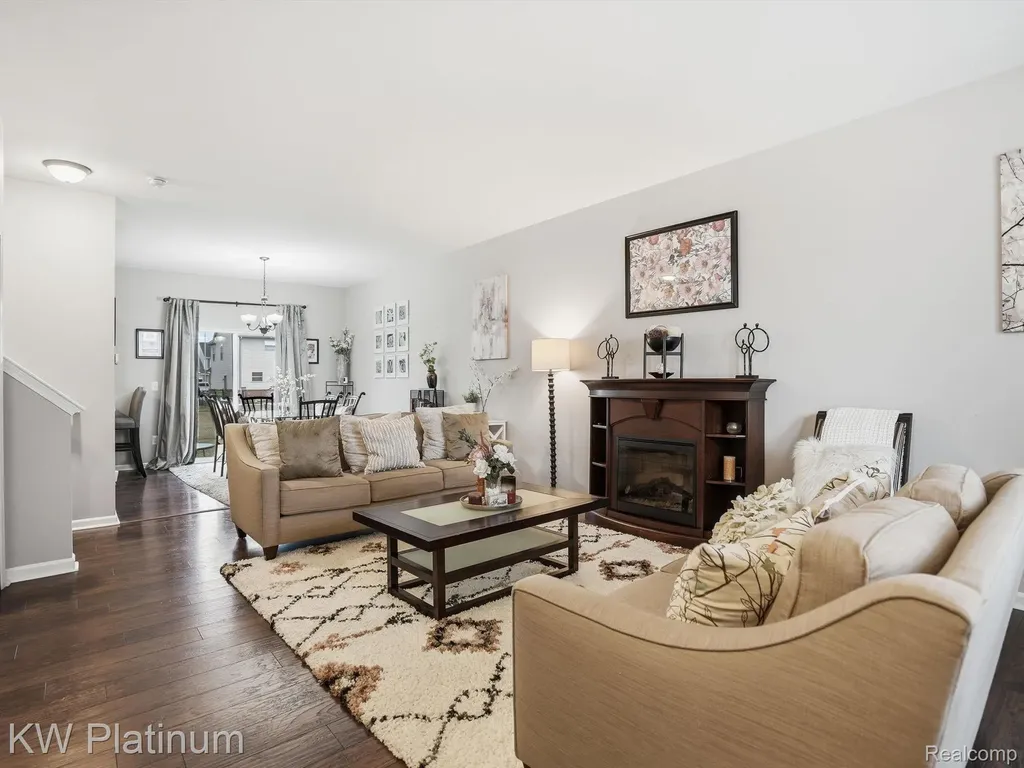 29384 Jennifer New Baltimore City MI 48051