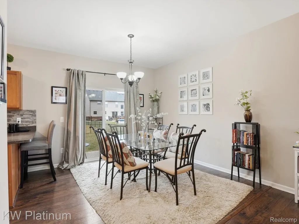 29384 Jennifer New Baltimore City MI 48051
