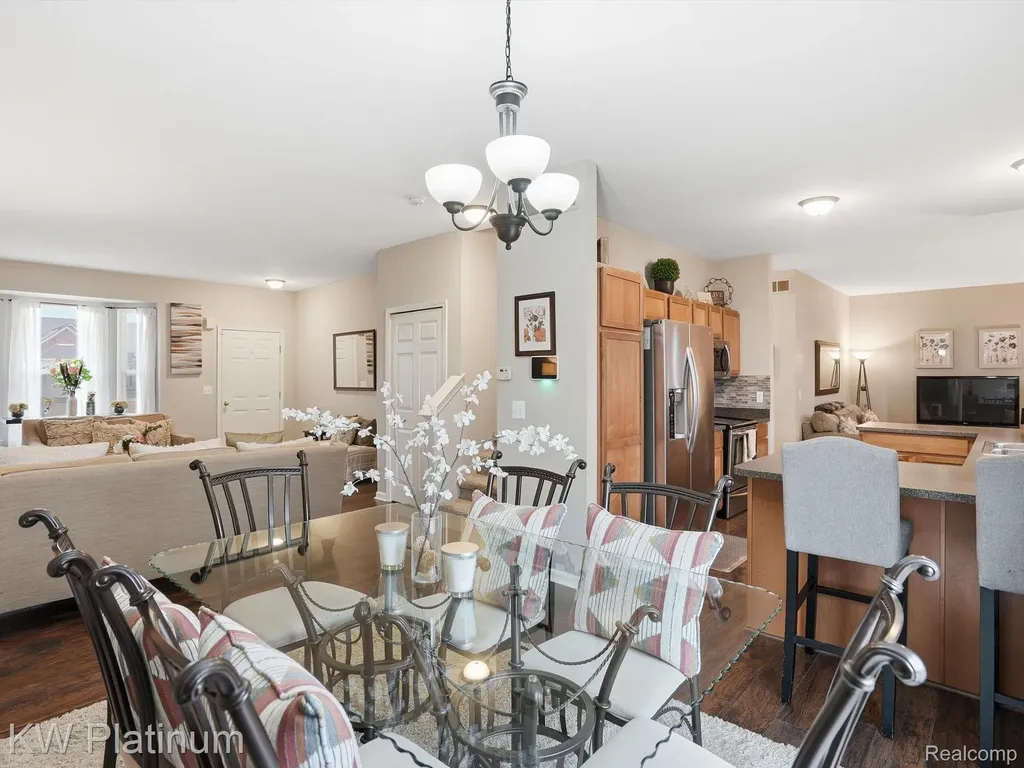 29384 Jennifer New Baltimore City MI 48051