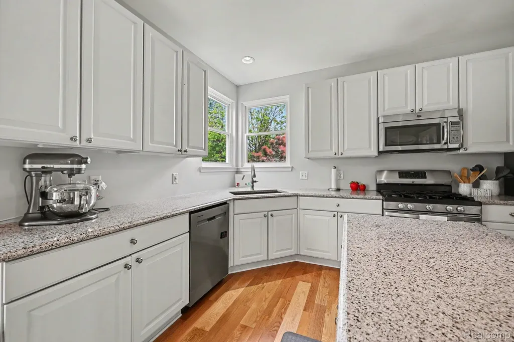 3178 Thimbleberry Court Wixom City MI 48393