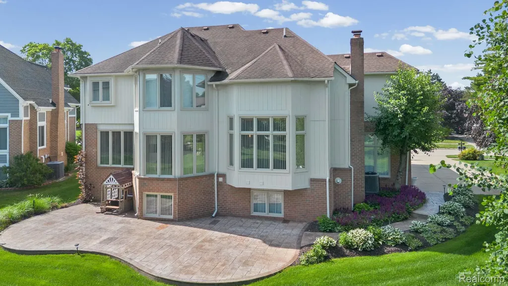13335 Diegel Drive Shelby Charter Township MI 48315