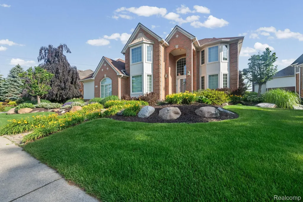 13335 Diegel Drive Shelby Charter Township MI 48315